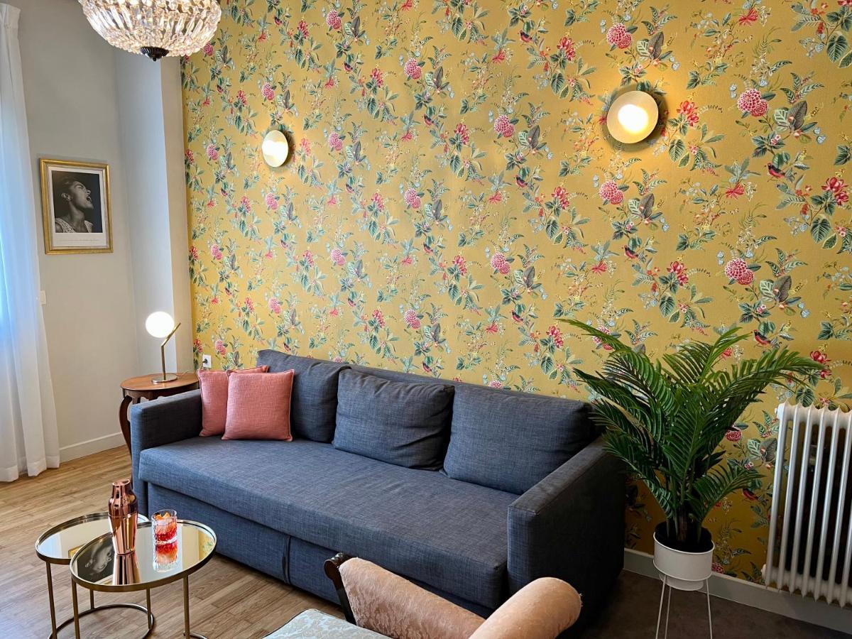 Mrs Holiday Apartment เอเธนส์ ภายนอก รูปภาพ