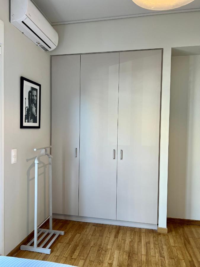 Mrs Holiday Apartment เอเธนส์ ภายนอก รูปภาพ